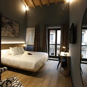 Hotel M&uga Hotela